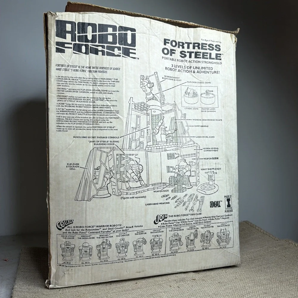 Robo Force Fortress Of Steele Ideal vintage playset, 4 Figurines, and orig box